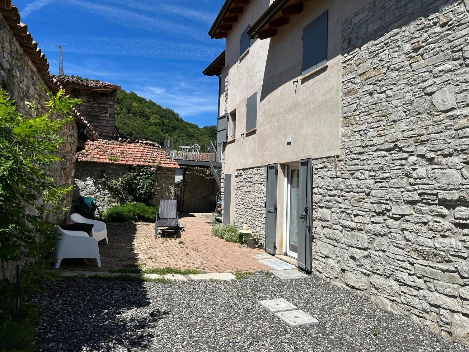 Casa Del Giglio A Cadelmonte Valle (Piacenza, Emilia-Romagna) Exterior foto